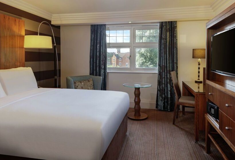 ホテル The Doubletree By Hilton Stratford Upon Avon