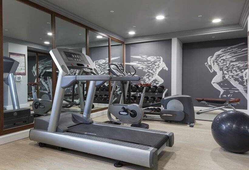 ホテル The Doubletree By Hilton Stratford Upon Avon