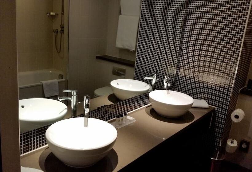 ホテル The Doubletree By Hilton Stratford Upon Avon