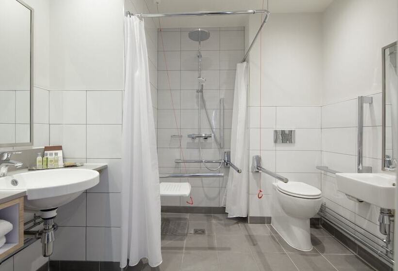 ホテル The Doubletree By Hilton Stratford Upon Avon