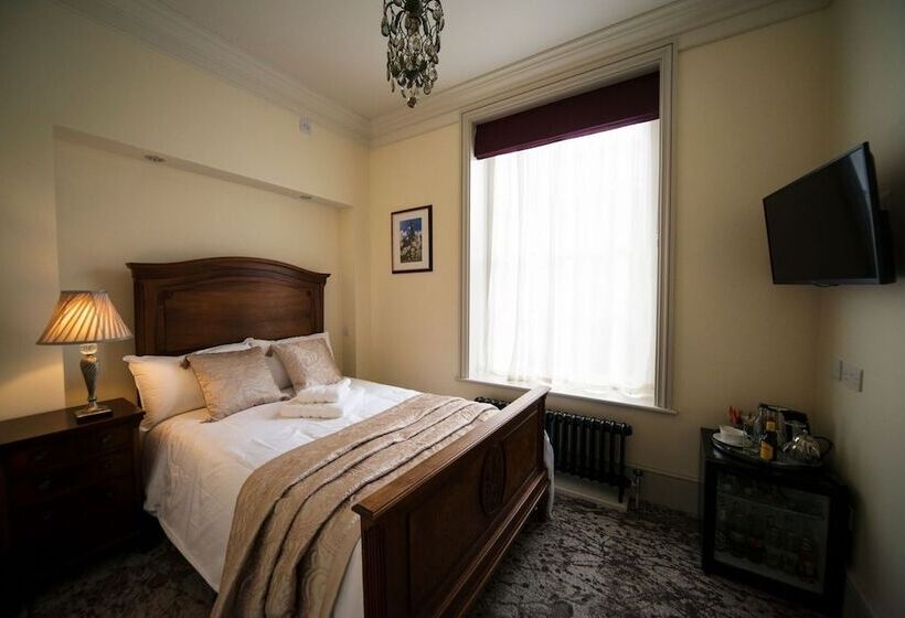 Отель East Walls