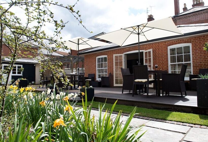 Отель East Walls