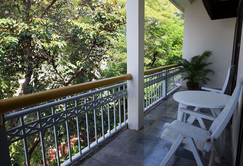 בית מלון כפרי Embassy Place