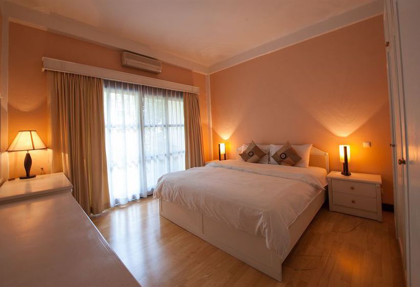 בית מלון כפרי Embassy Place