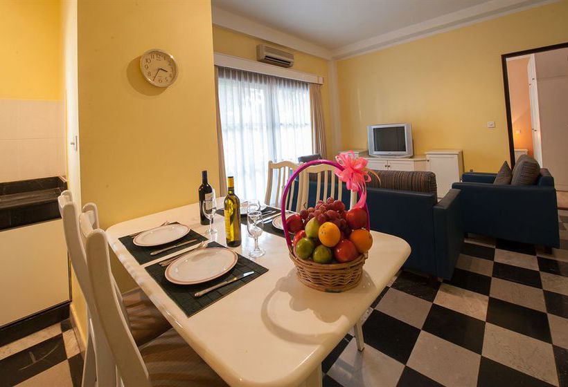 בית מלון כפרי Embassy Place