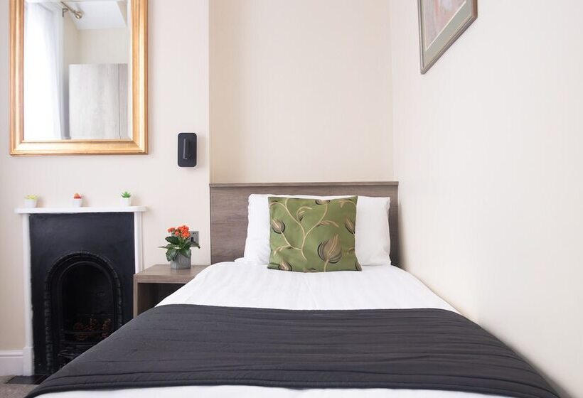 هتل Kensington Gardens