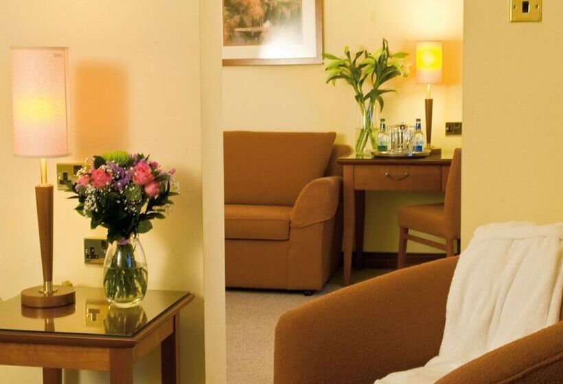 فندق Macdonald Tickled Trout