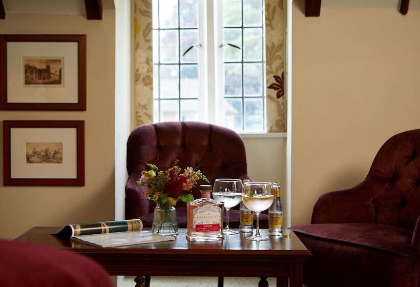 فندق Macdonald Tickled Trout