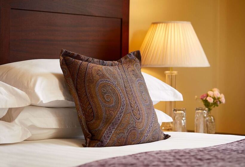 فندق Macdonald Tickled Trout