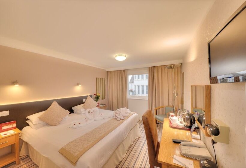 هتل Muthu Queens Oban