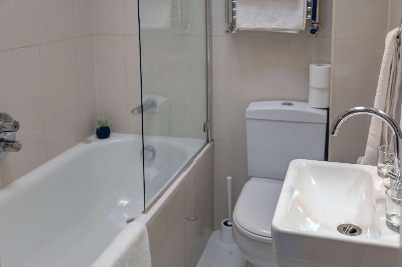 Queensway Hotel, Sure Hotel Collection By Best Western