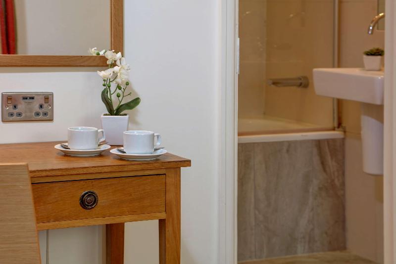 Queensway Hotel, Sure Hotel Collection By Best Western