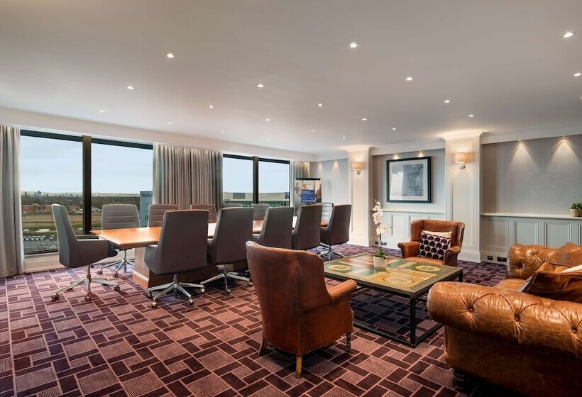 Отель Radisson Blu Manchester Airport