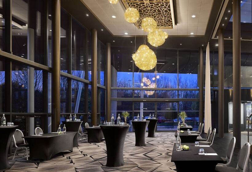 Отель Radisson Blu Manchester Airport