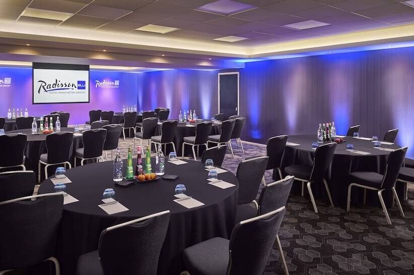 Отель Radisson Blu Manchester Airport