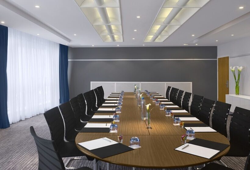 Отель Radisson Blu Manchester Airport