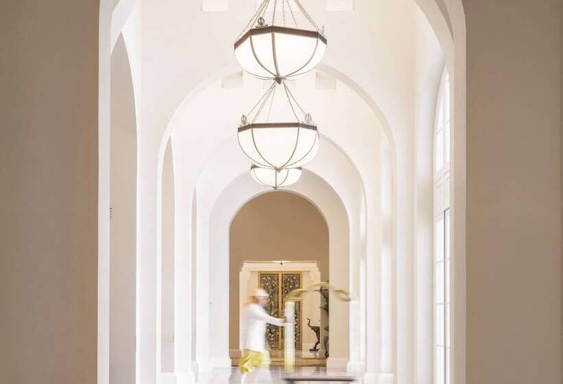 Raffles Hotel Le Royal