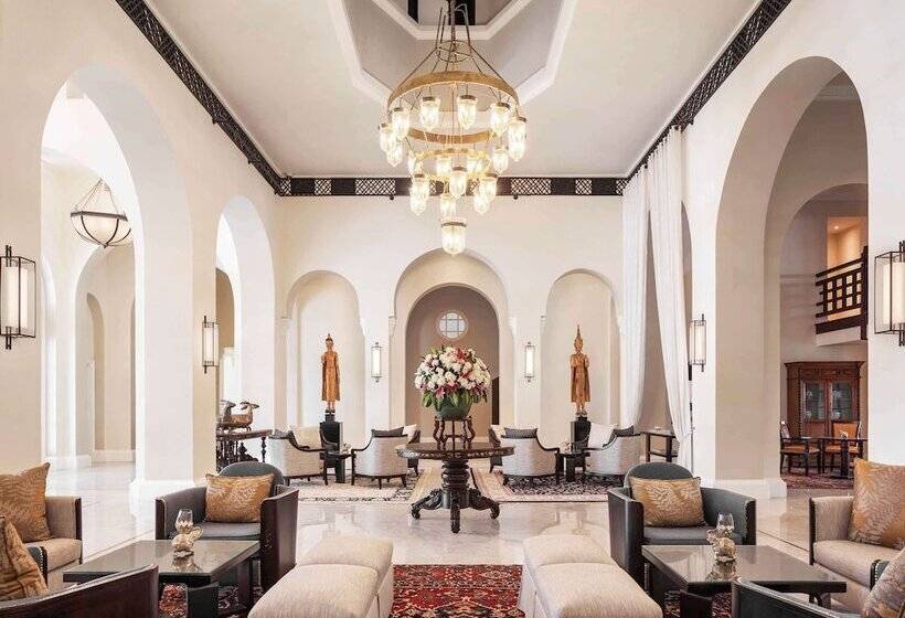 Raffles Hotel Le Royal