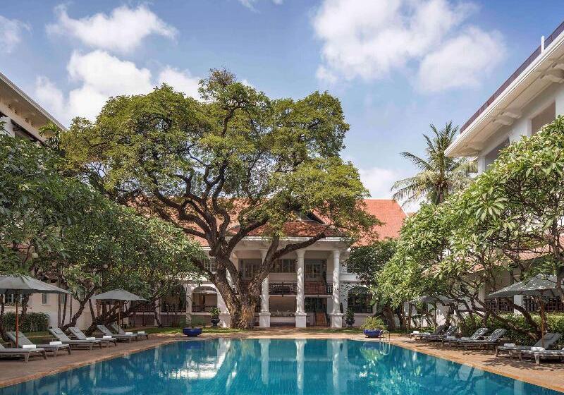 Raffles Hotel Le Royal