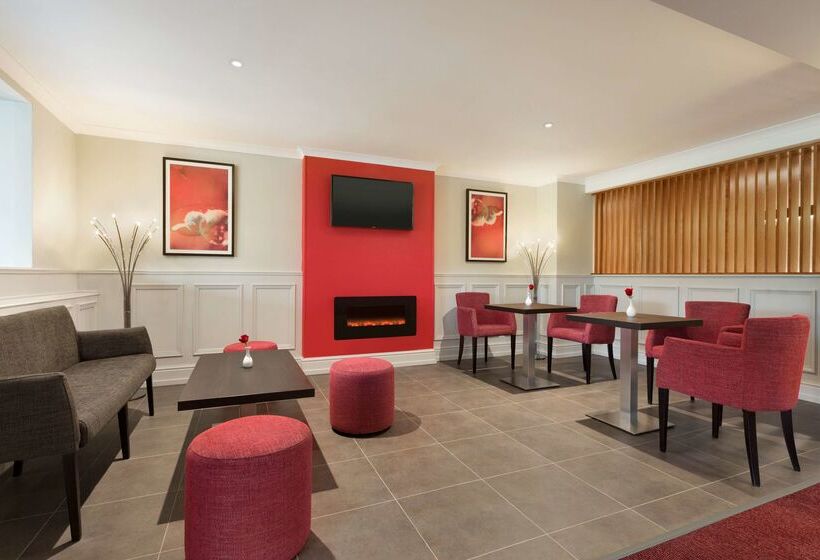 Отель Ramada Chorley South