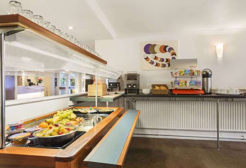 Отель Ramada Chorley South