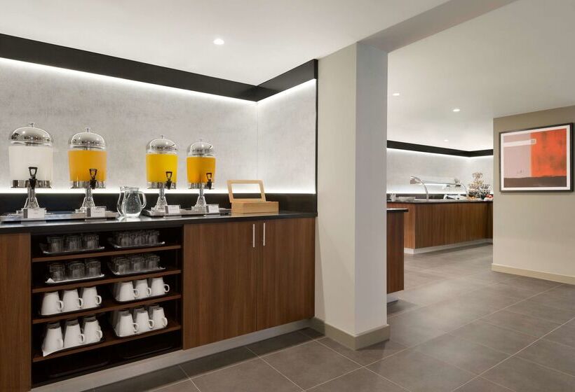 Отель Ramada Chorley South