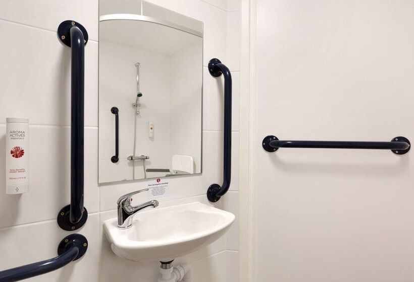 Отель Ramada Chorley South