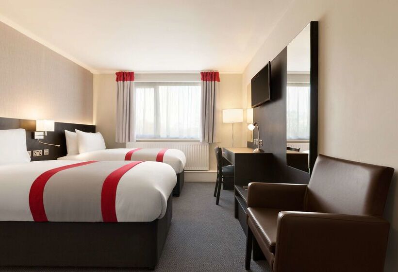 Отель Ramada Chorley South