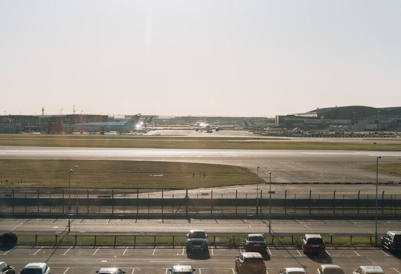 호텔 Renaissance London Heathrow