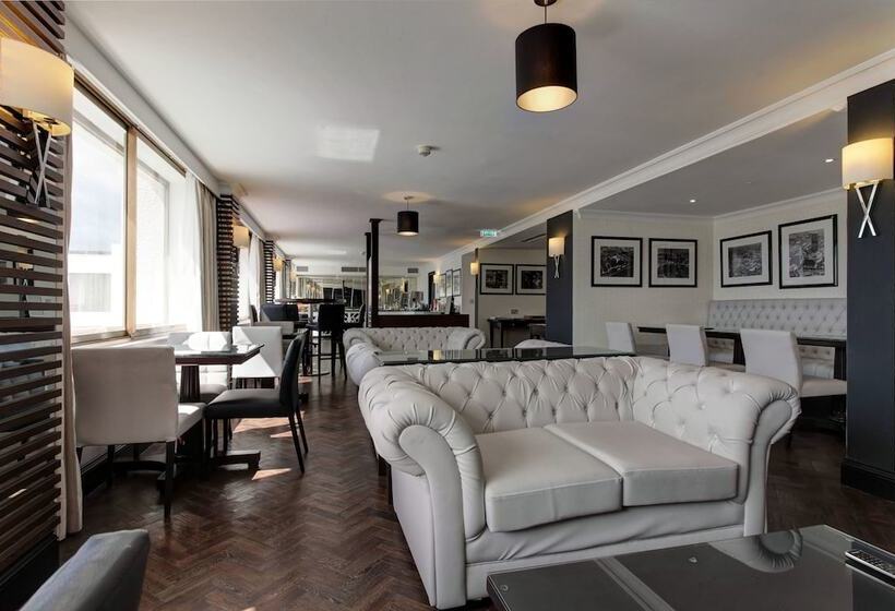 호텔 Renaissance London Heathrow