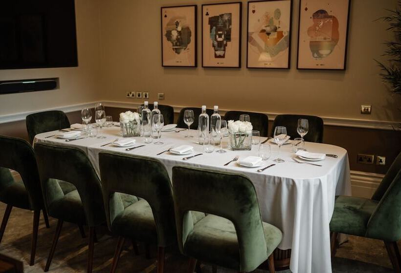 Отель Roseate House London