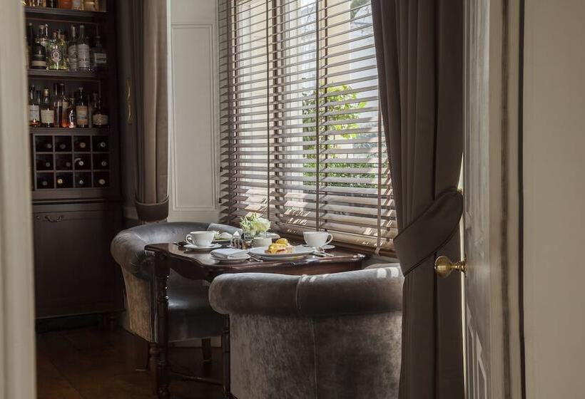 Отель Roseate House London