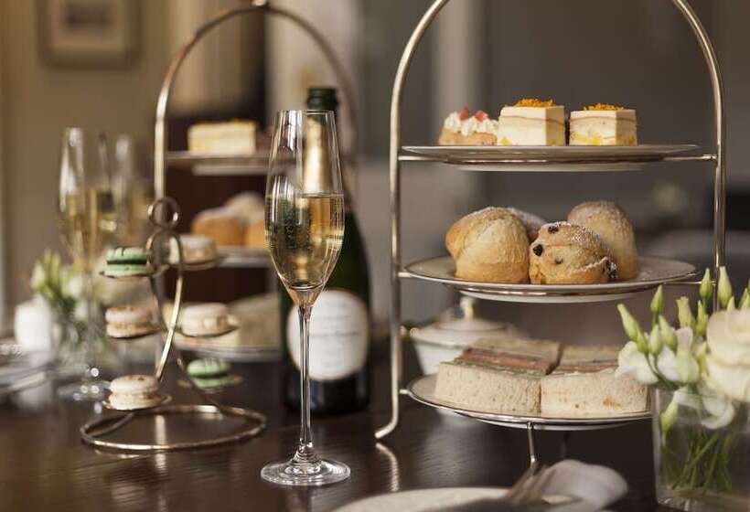 Отель Roseate House London