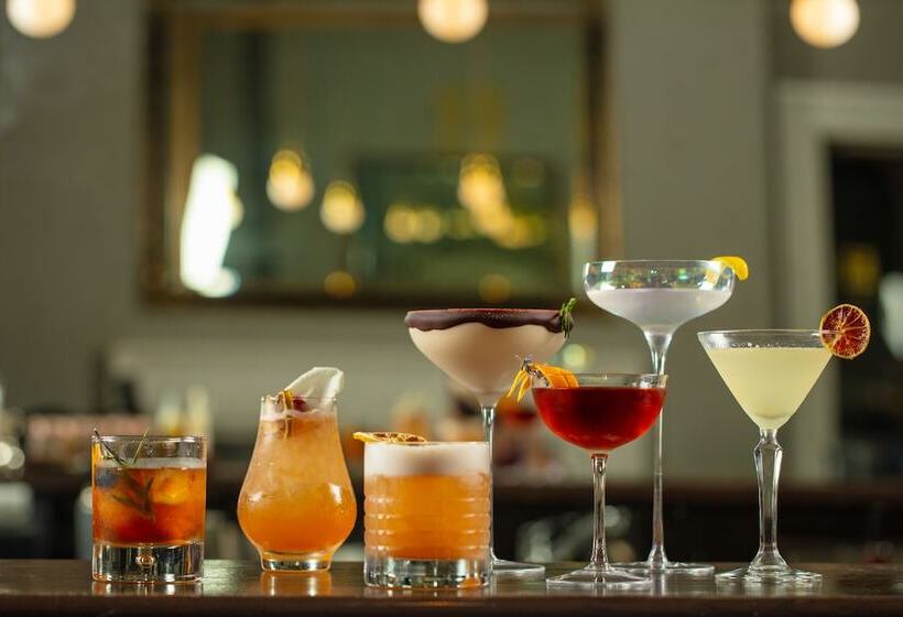 Отель Roseate House London