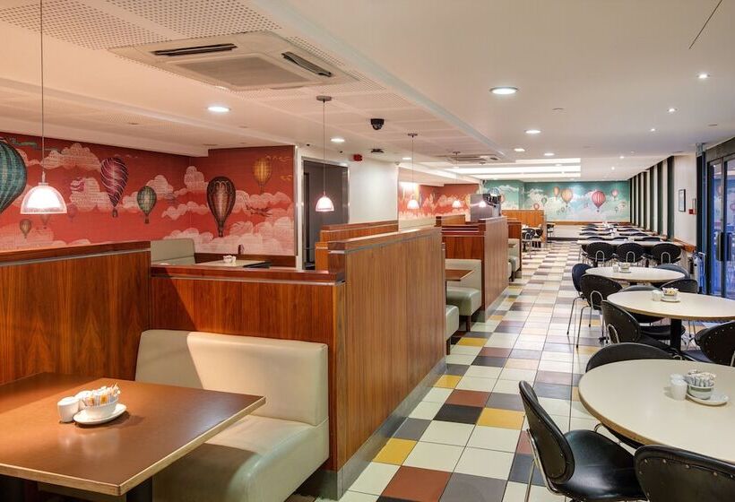 בית מלון כפרי Royal National