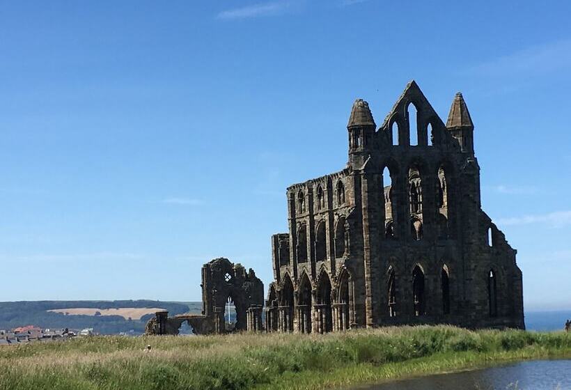 בית מלון כפרי Saxonville