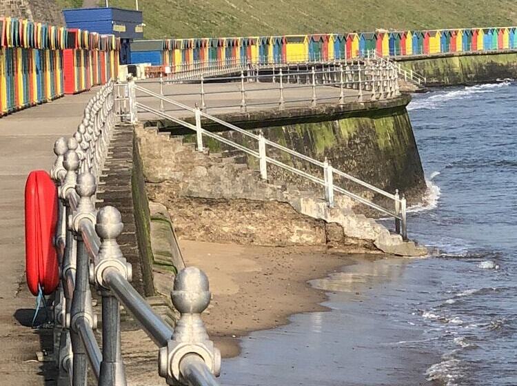 בית מלון כפרי Saxonville