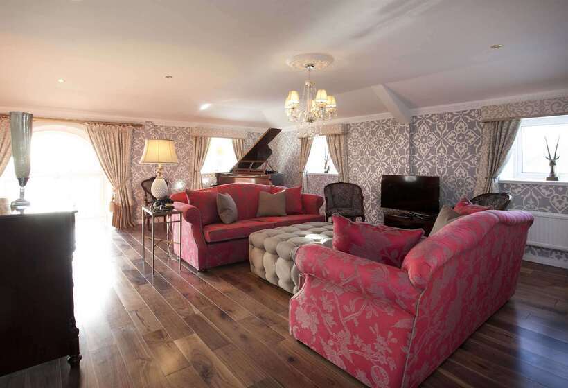 St James Hotel; Bw Premier Collection