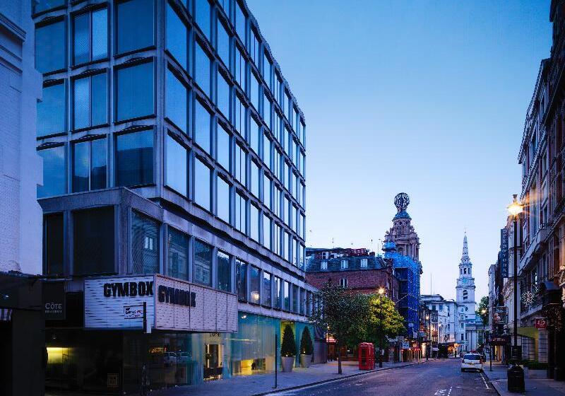 בית מלון כפרי St Martins Lane London