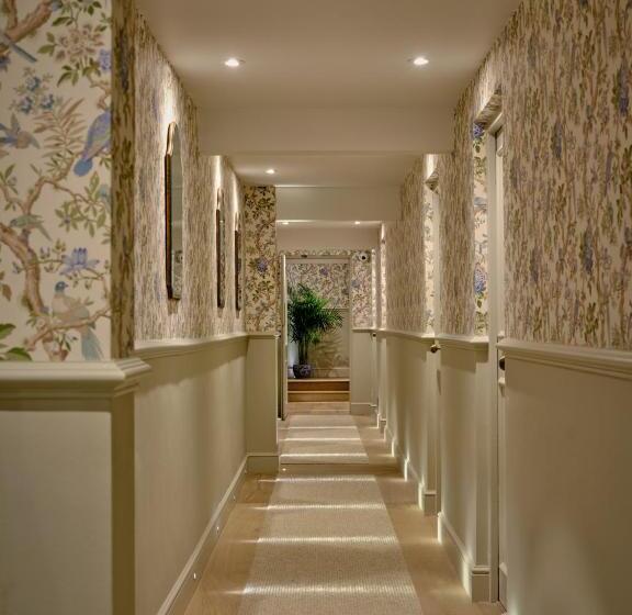 Отель Stanwell House