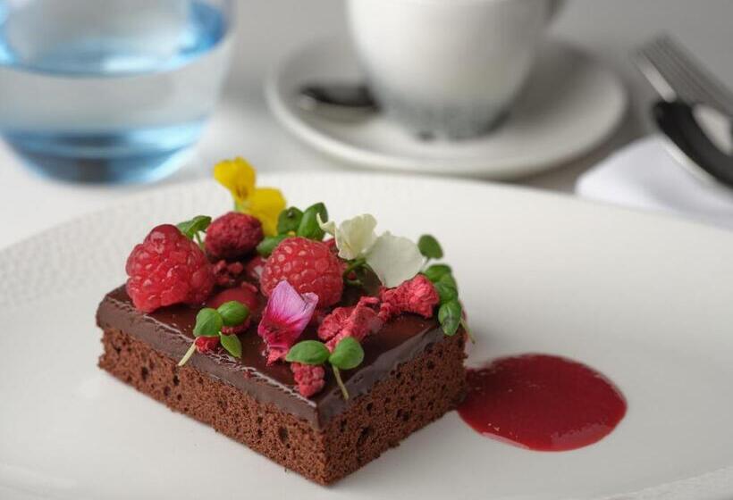 Отель Stanwell House