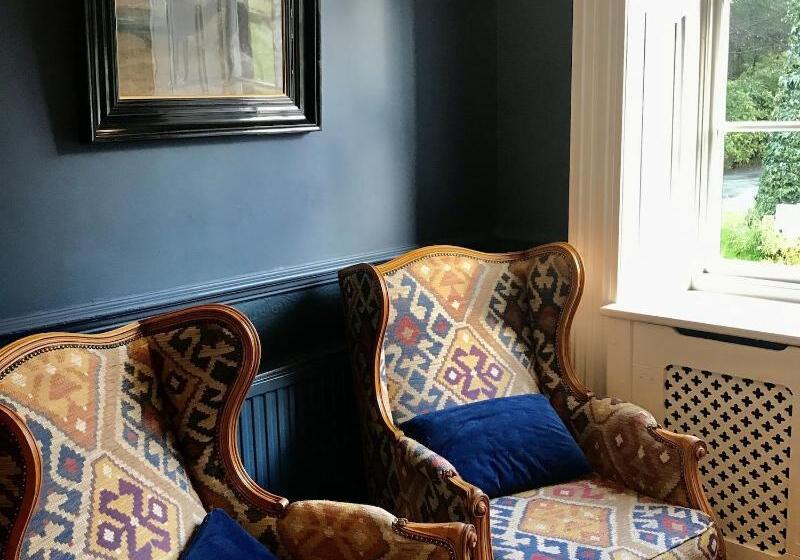 Отель Statham Lodge