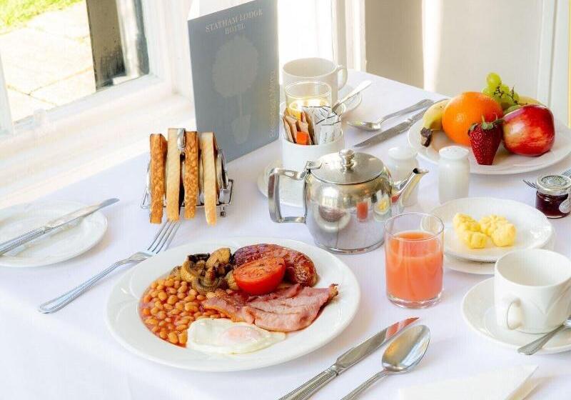 Отель Statham Lodge