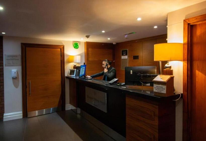 فندق Stourport Manor