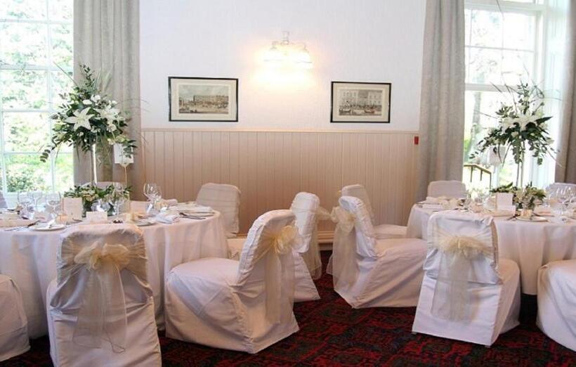 فندق Tankerville Arms