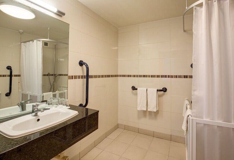 Отель Tavistock