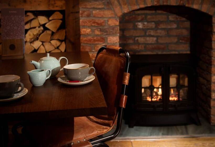 酒店 The Ambleside Inn   The Inn Collection Group