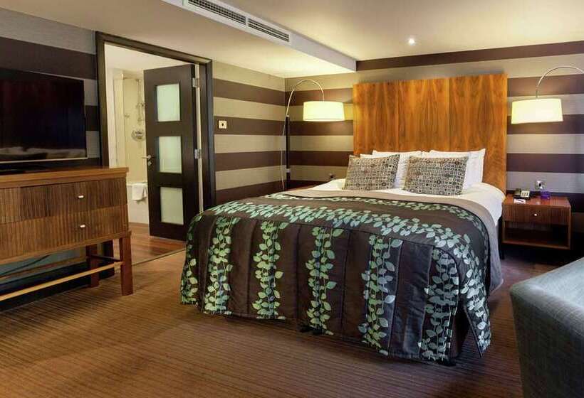 ホテル The Doubletree By Hilton Stratford Upon Avon