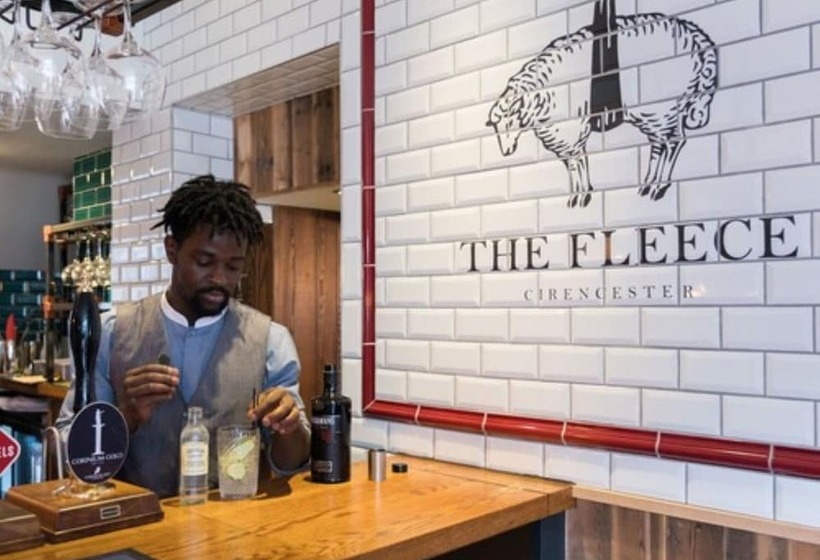 בית מלון כפרי The Fleece At Cirencester