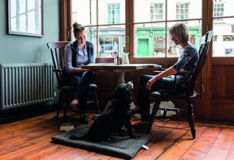 בית מלון כפרי The Fleece At Cirencester